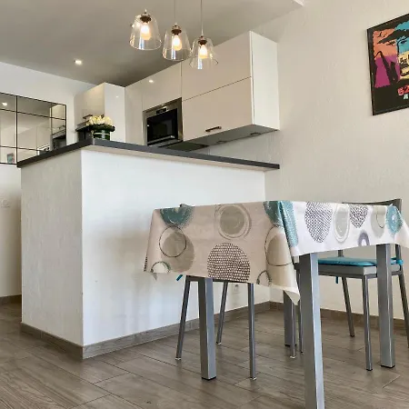 Apartment Standing Center Bay T1 8eme Avec Vue Et Parking Antibes