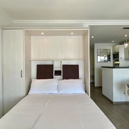 Standing Center Bay T1 8eme Avec Vue Et Parking Apartment Antibes